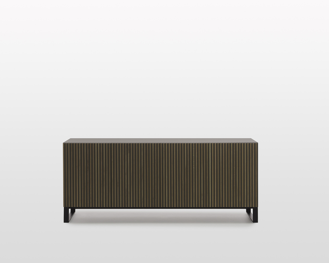 leon-decor-on-the-base-sideboard-04